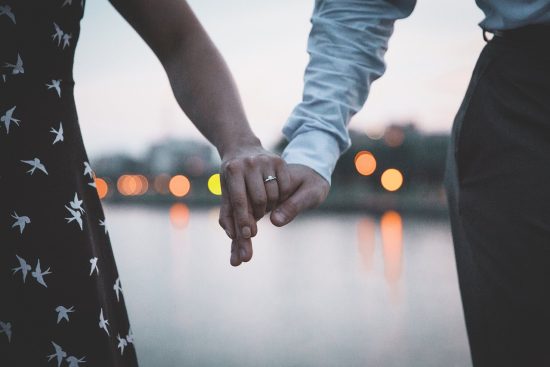 découvrez comment captiver votre audience grâce à des techniques innovantes et inspirantes. cet article explore des stratégies d'engagement efficaces pour transformer vos interactions en de véritables connexions.