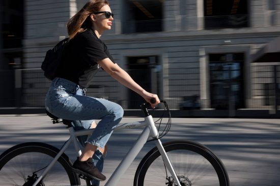 découvrez notre sélection de vélos électriques, alliant performance et confort pour des trajets urbains et des aventures en pleine nature. trouvez le modèle idéal qui répond à vos besoins et profitez d'une mobilité durable et agréable.