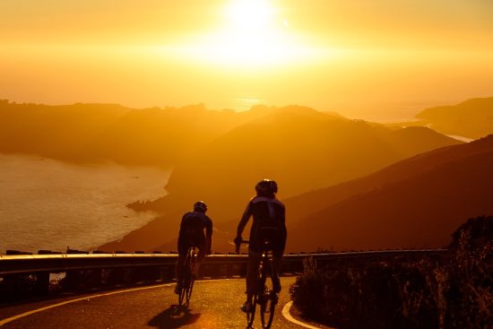 découvrez l'univers des cyclistes inspirants qui transcendent les limites et motivent à travers leurs récits incroyables. plongez dans leurs histoires de passion, de persévérance et d'aventure, et laissez-vous emporter par leur esprit d'innovation et de dépassement de soi.