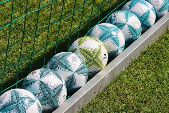 découvrez notre plan d'entraînement complet qui vous aidera à atteindre vos objectifs fitness. que vous soyez débutant ou athlète confirmé, nos conseils vous guideront à travers des séances adaptées et personnalisées pour maximiser vos performances.