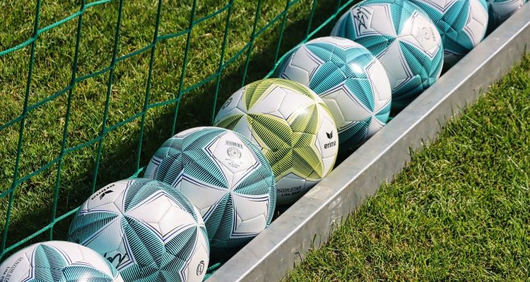 découvrez notre plan d'entraînement complet qui vous aidera à atteindre vos objectifs fitness. que vous soyez débutant ou athlète confirmé, nos conseils vous guideront à travers des séances adaptées et personnalisées pour maximiser vos performances.