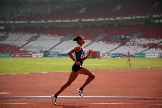 découvrez l'importance de la vitesse de sprint dans le sport et l'entraînement. améliorez vos performances grâce à des techniques efficaces, des conseils d'experts et des exercices ciblés pour maximiser votre vitesse sur le terrain.