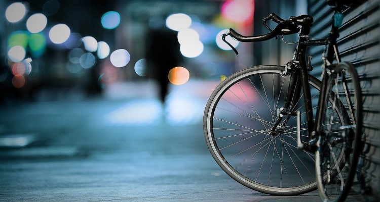 découvrez les vélos de ville, l'alliance parfaite entre confort et praticité pour vos trajets urbains. écologiques et stylés, ils sont idéaux pour explorer la ville tout en préservant l'environnement.