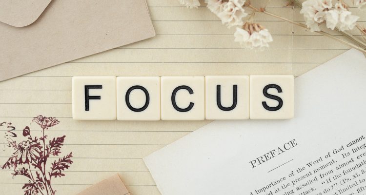 découvrez l'importance du focus dans votre vie quotidienne. apprenez des techniques efficaces pour améliorer votre concentration et atteindre vos objectifs avec succès.