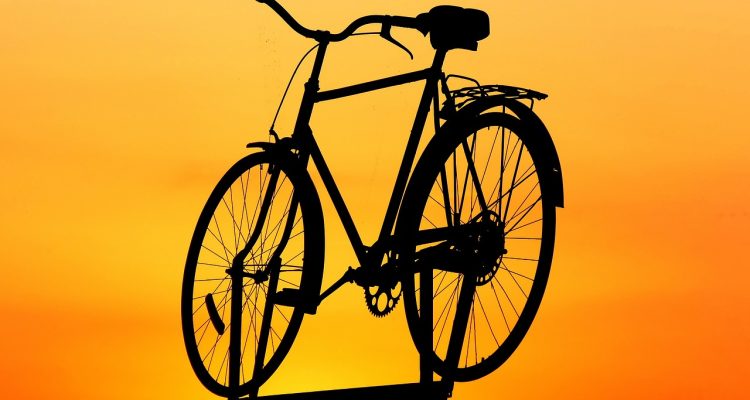 découvrez notre sélection d'accessoires de cyclisme indispensables pour améliorer votre expérience à vélo. des kits de réparation aux lumières de sécurité, trouvez tout ce qu'il vous faut pour rouler en toute confiance et confort.