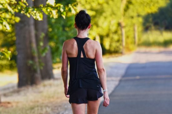 découvrez les dernières tendances en sportswear pour un style à la fois performant et tendance. restez à la pointe de la mode sportive avec nos conseils et inspirations pour un look dynamique, que ce soit pour vos séances de sport ou vos sorties décontractées.