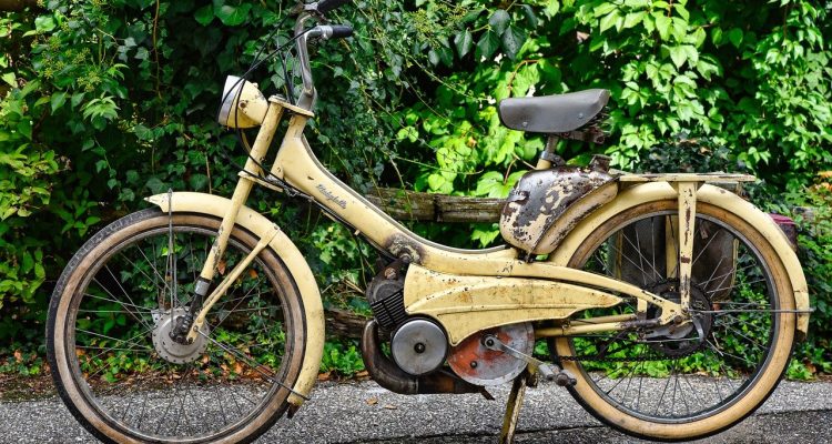 découvrez le spinning bike, l'équipement idéal pour des séances de cardio intenses à domicile. avec ses réglages personnalisables, cet appareil offre un entraînement efficace pour brûler des calories et tonifier votre corps. idéal pour tous les niveaux, le spinning bike vous aidera à atteindre vos objectifs de fitness tout en vous amusant. lancez-vous dans l'aventure du cyclisme indoor !
