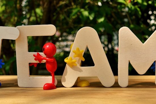 découvrez comment renforcer la cohésion d'équipe au sein de votre entreprise grâce à des stratégies efficaces, des activités de groupe engageantes et une communication ouverte. améliorez la collaboration, la motivation et la performance collective de vos équipes pour atteindre des résultats exceptionnels.