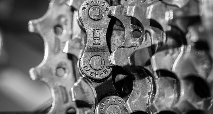 découvrez des conseils essentiels pour l'entretien de votre vélo. apprenez comment assurer la longévité de votre matériel, effectuer des réparations simples et optimiser votre expérience de cyclisme. prenez soin de votre bicyclette avec nos astuces pratiques!