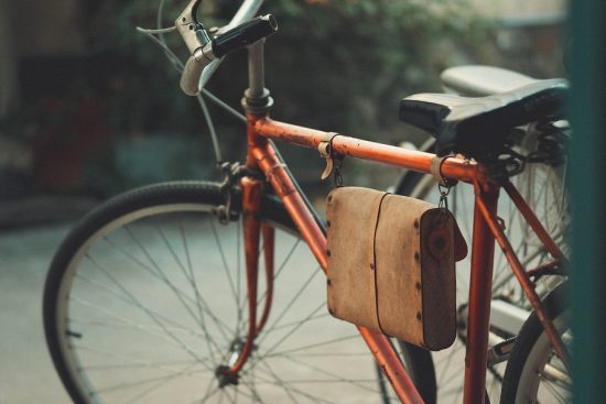 découvrez les critères essentiels pour acheter un vélo adapté à vos besoins. que vous soyez un cycliste débutant ou expérimenté, notre guide vous aidera à choisir le bon modèle en tenant compte du confort, de la géométrie, des matériaux et de votre budget.