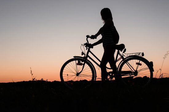 découvrez les dernières tendances en matière d'attirail de cyclisme. explorez des vêtements innovants alliant confort, performance et style pour améliorer votre expérience à vélo. suivez les nouveautés et choisissez l'équipement qui vous démarquera sur chaque route!