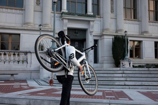 découvrez les city e-bikes, des vélos électriques conçus pour faciliter vos déplacements urbains. alliant confort, performance et style, ces vélos vous permettent d'explorer la ville tout en réduisant votre empreinte carbone. idéaux pour les trajets quotidiens, les city e-bikes sont parfaits pour un mode de vie actif et écologique.