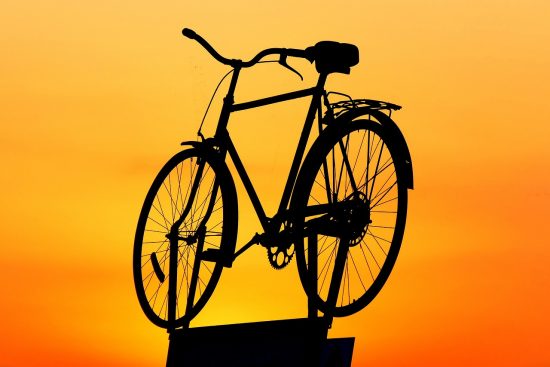 découvrez notre large sélection d'équipements de cyclisme, incluant des vélos, des vêtements spécialisés, des accessoires et des pièces de rechange, conçus pour améliorer votre expérience de conduite. que vous soyez un cycliste débutant ou un passionné, trouvez tout le nécessaire pour des aventures à vélo inoubliables.