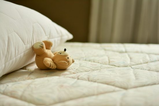 découvrez l'importance du sommeil pour votre santé et votre bien-être. apprenez des astuces pour améliorer la qualité de votre sommeil et des conseils pour établir une routine nocturne apaisante.