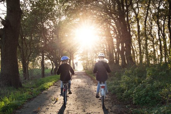 découvrez les nombreux avantages du vtt ! améliorez votre condition physique, renforcez votre endurance et profitez de la nature. le vélo de montagne est idéal pour se détendre, socialiser et stimuler votre bien-être mental tout en vous offrant des sensations fortes.
