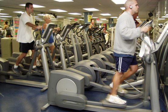 découvrez le meilleur des vélos elliptiques pour une séance d'entraînement complète et efficace. améliorez votre endurance, brûlez des calories et tonifiez votre corps tout en vous entraînant dans le confort de votre maison.