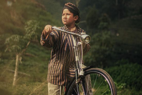 découvrez le vélo de downhill : une aventure à pleine vitesse sur des pistes escarpées. explorez les meilleures astuces, équipements et conseils pour maîtriser cette discipline extrême et savourer chaque descente.