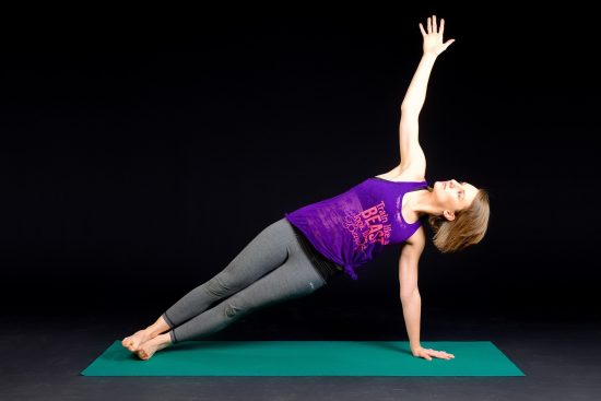 découvrez les bienfaits du pilates, une méthode d'exercice douce qui renforce le corps tout en améliorant la flexibilité et la posture. idéal pour tous les niveaux, le pilates favorise le bien-être physique et mental.