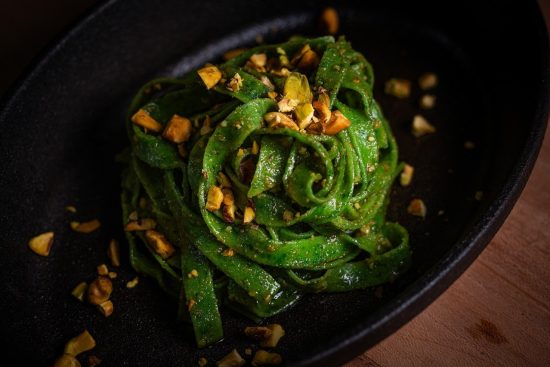 découvrez l'importance des repas équilibrés pour une santé optimale. apprenez à composer des plats nutritifs et savoureux qui allient protéines, glucides et légumes pour un bien-être durable.