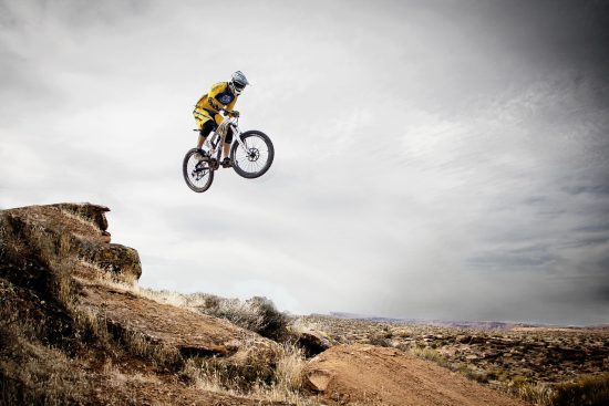 découvrez les nombreux avantages du downhill biking, un sport palpitant qui améliore votre condition physique, stimule votre confiance en soi et offre une expérience de liberté en pleine nature. plongez dans l'univers du vtt de descente et transformez chaque descente en une aventure inoubliable.