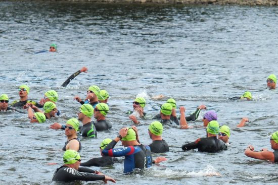 découvrez les nombreux avantages du triathlon, un sport complet qui combine natation, vélo et course à pied. améliorez votre condition physique, développez votre endurance, renforcez votre mental et profitez d'une communauté dynamique en vous lançant dans cette discipline passionnante.