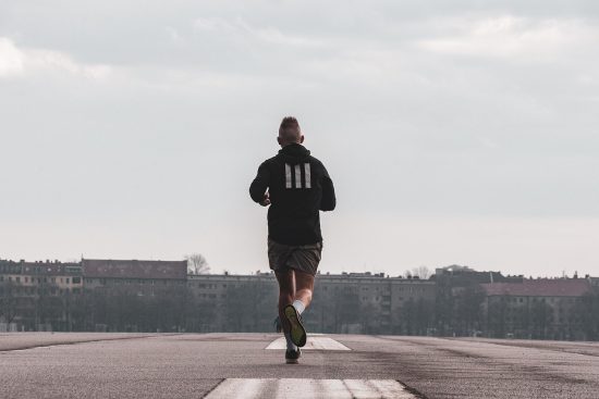 découvrez l'entraînement d'endurance, une méthode efficace pour améliorer votre condition physique, renforcer votre cœur et optimiser vos performances. apprenez des techniques adaptées pour maximiser votre endurance et atteindre vos objectifs sportifs.