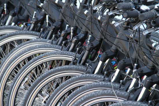 découvrez les meilleures pratiques et conseils pour assurer votre sécurité lors des sorties à vélo en triathlon. apprenez à anticiper les dangers, choisir l'équipement adapté et adopter des comportements responsables pour profiter pleinement de votre passion tout en restant en sécurité.