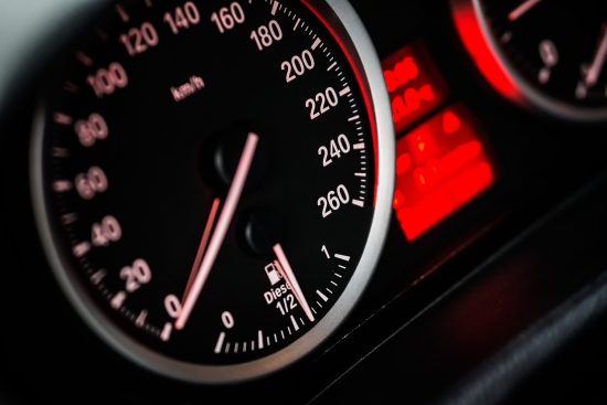 découvrez l'univers de la vitesse avec notre contenu captivant sur le thème du speed. que vous soyez passionné de sports automobiles, de vélos rapides ou simplement curieux de connaître les dernières tendances en matière de technologies rapides, nous avons tout ce qu'il vous faut. plongez dans des articles fascinants et restez à la pointe de l'actualité sur la vitesse !