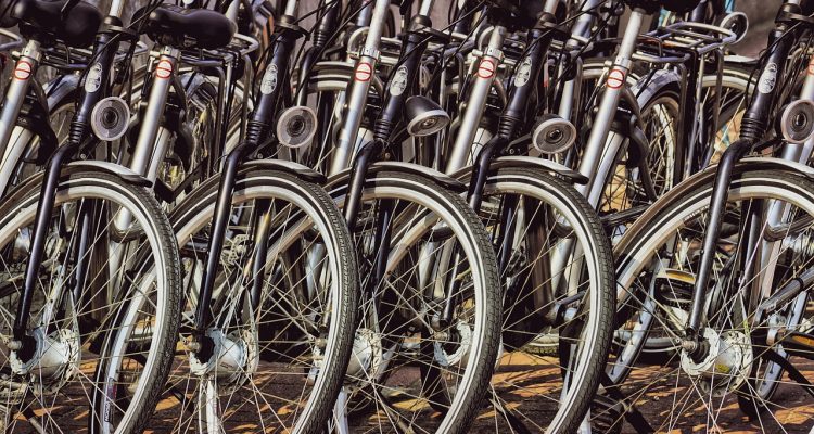 découvrez les nombreux avantages des vélos électriques : un moyen de transport écologique, économique et pratique qui favorise un mode de vie actif tout en réduisant votre empreinte carbone. améliorez vos trajets quotidiens avec style et confort.