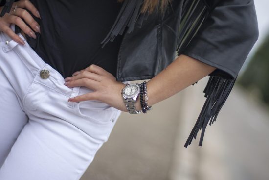découvrez notre vaste sélection d'accessoires tendance pour tous les styles ! que ce soit pour compléter votre tenue ou ajouter une touche d'élégance, nos accessoires s'adaptent à toutes les occasions. explorez dès maintenant notre collection unique et faites la différence avec des pièces incontournables.