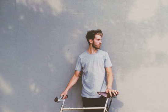 découvrez l'univers du cyclisme : conseils de passionnés, itinéraires à explorer, équipements indispensables et bien plus pour profiter pleinement de chaque balade à vélo.